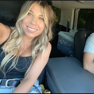 Meet your Posher, Danielle